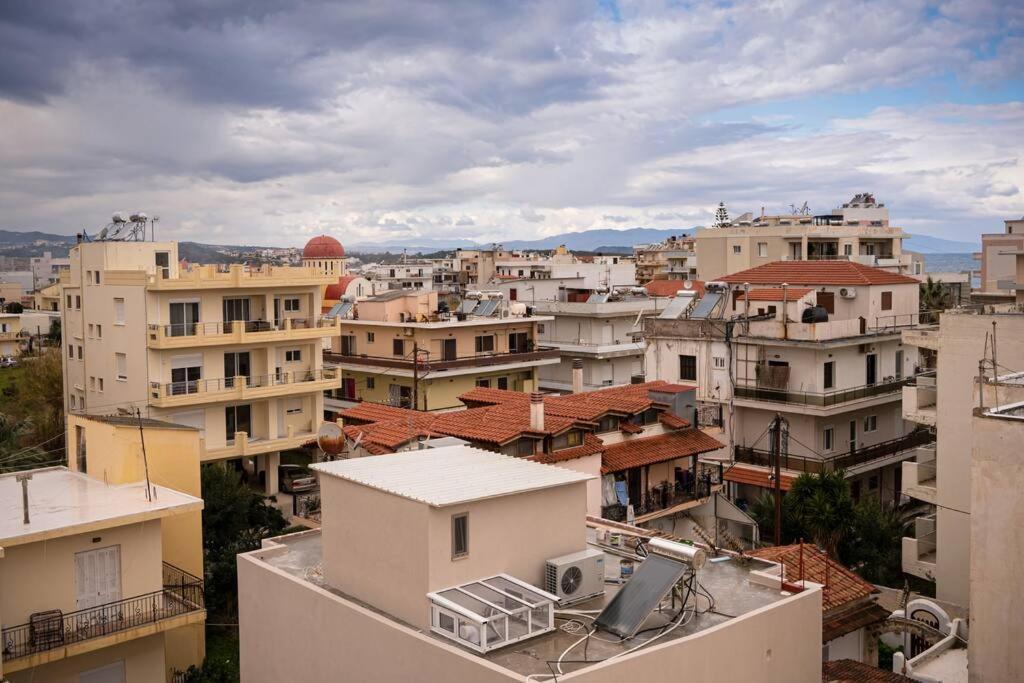 Nefeli Apartment Chania Chrissi Akti Chania Exterior foto